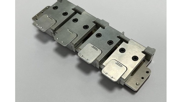 CNC加工中心怎么用車刀銑牙？